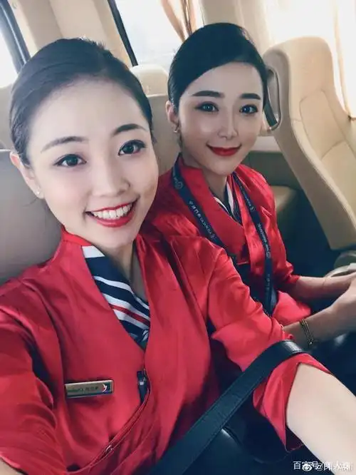 致澳门航空空乘@hi-akii:我想到一个美好的词语:蕙质兰心