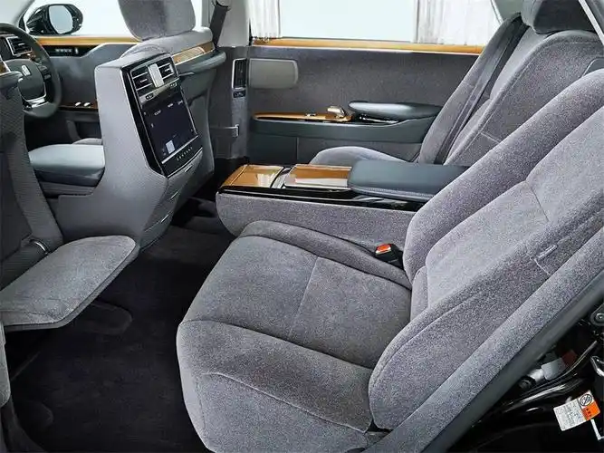 丰田世纪上的织物座椅