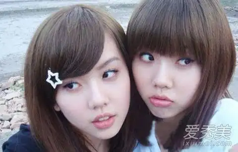 合影孙燕姿对比揭秘by2整容姐妹花