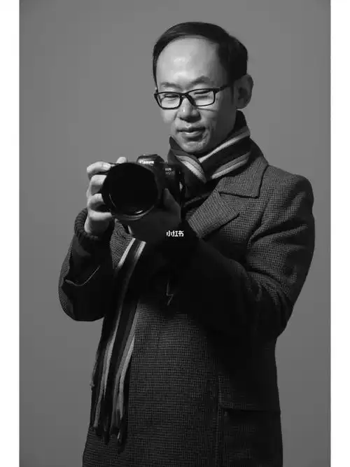 eosrp拍摄黑白人物肖像