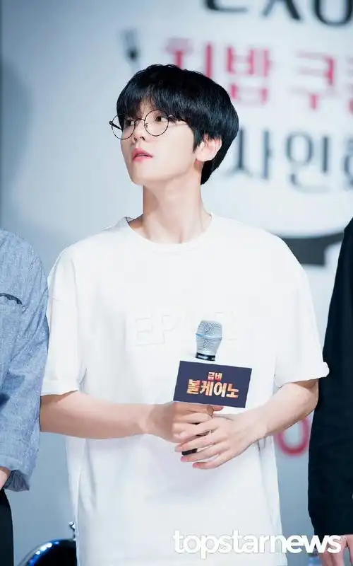 边伯贤#永远爱这一组清纯黑发