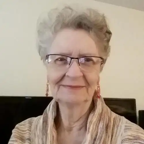 美国80岁老奶奶开直播玩《上古卷轴》 吸粉13w