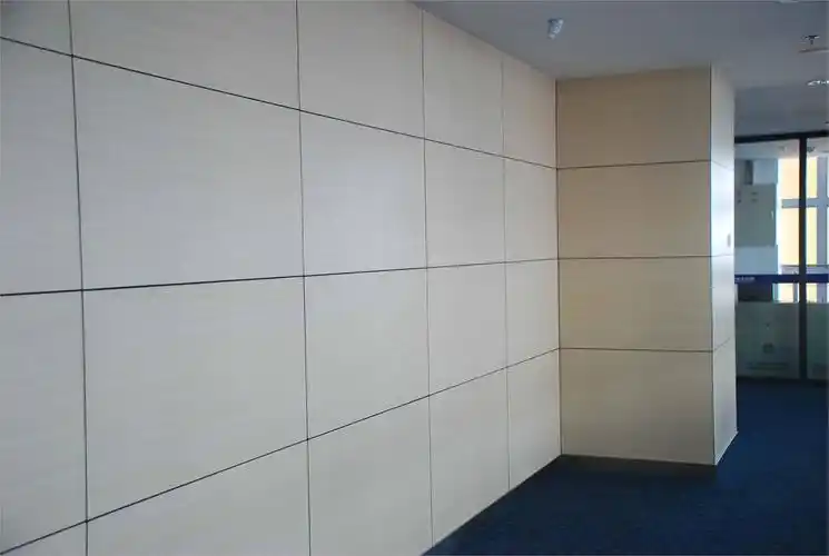 产品展示 瓦楞复合铝板 铝蜂窝板是一种复合蜂窝结构,墙挂板理想复合