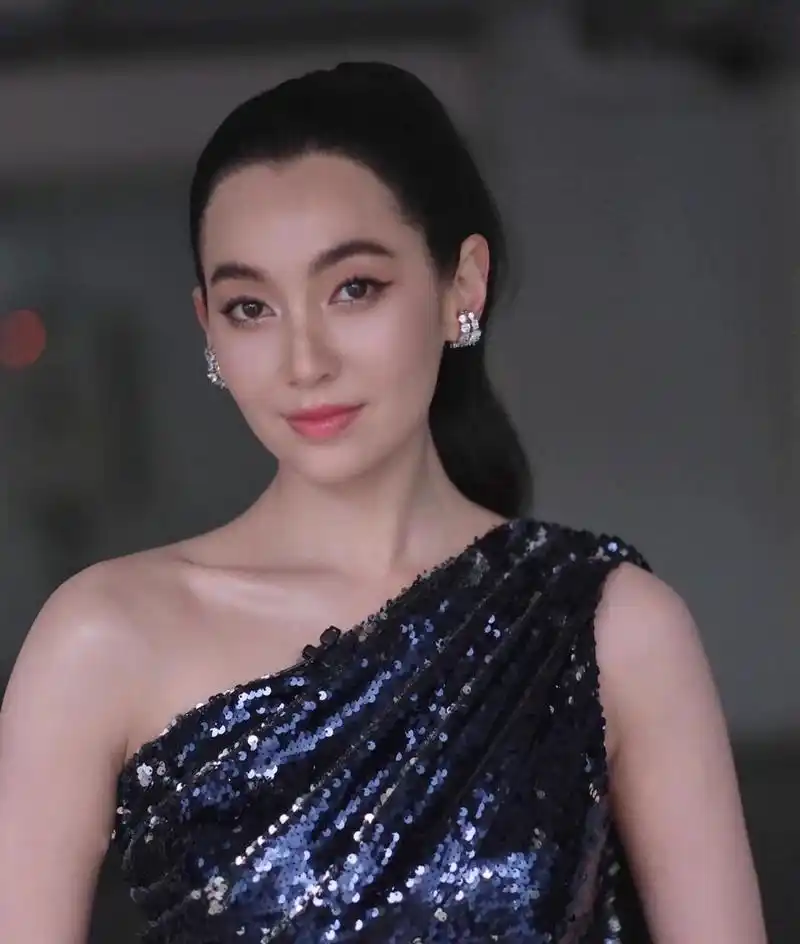 泰星bella:我现在是单身,百分百的单身,没有跟任何人交谈