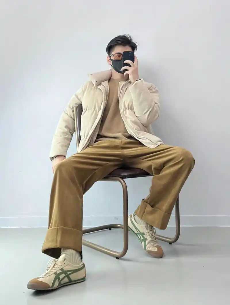 秋冬穿搭棕色日系复古氛围感搭配 卡其色棉服77棕色毛衣77棕色