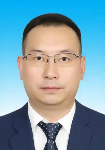 曾奕辉当选为铜仁石阡县人民政府县长