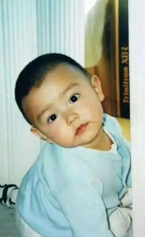 陈雨昂读名校爱美女,朋友圈非富即贵,陈凯歌:都是我的基因