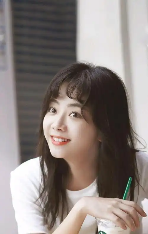 美丽动人谭松韵图集