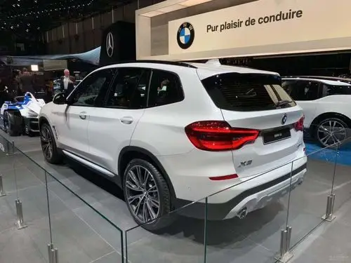 2019日内瓦车展宝马x3插电混动版首发