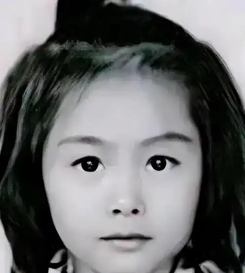 53岁朱茵:深山残屋生活与2万破车,幸福婚姻背后的真实故事