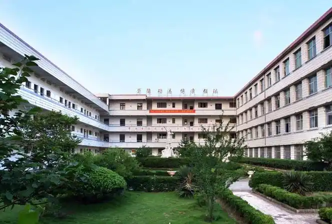 p>玉山县第二中学,简称玉山二中,是江西省重点中学,创建于1978年,原