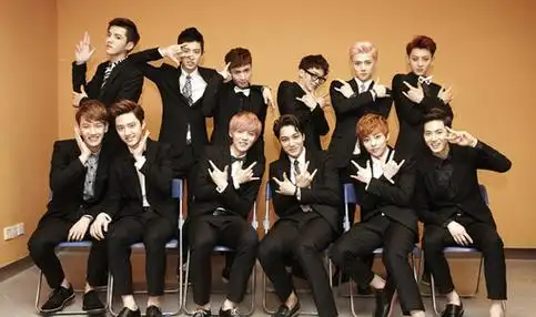 exo十二人合照