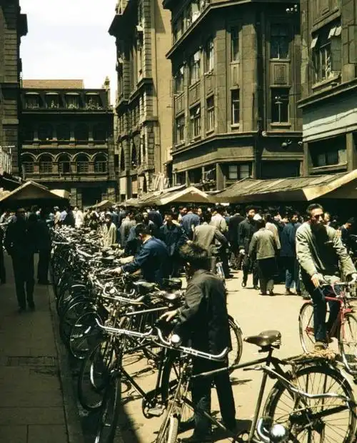 老照片上海外滩1973年最古老的建筑英领馆