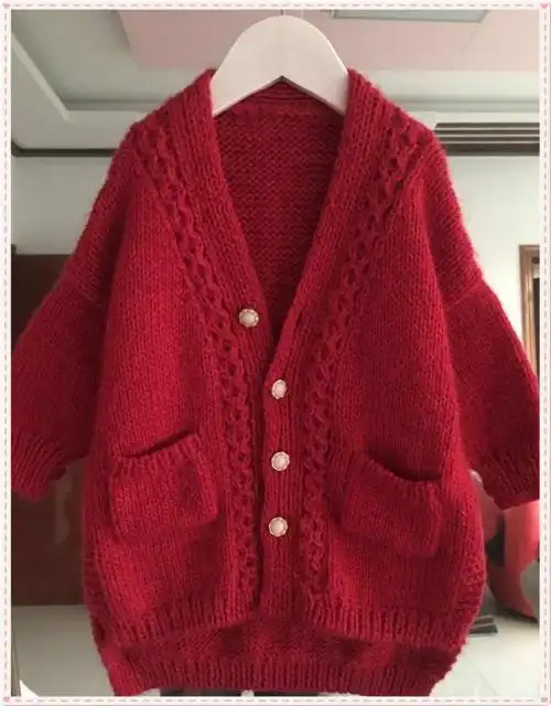 花样门襟大红冰岛毛羊绒完美开扣毛衫