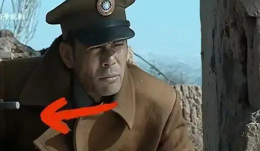 剧中侮辱观众的搞笑镜头,《举起手来》都没能逃过,导演脑洞真大