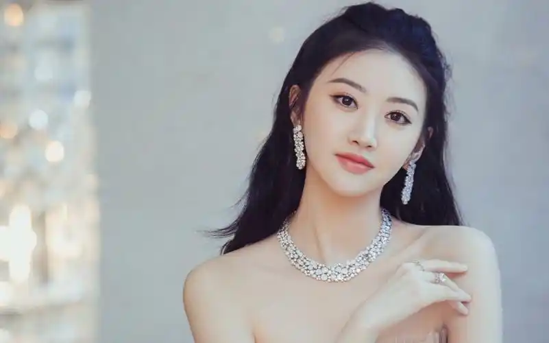 影视女明星景甜抹胸装气质