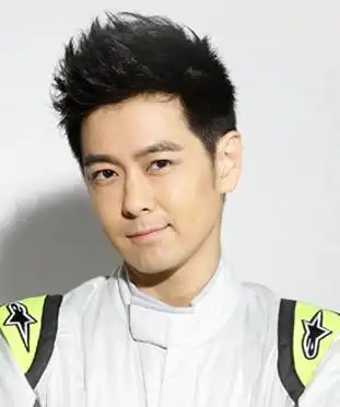 林志颖是中国台湾男演员,也是一名歌手和赛车手,早年以歌手身份出道