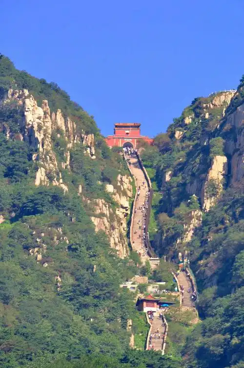重登泰山顶