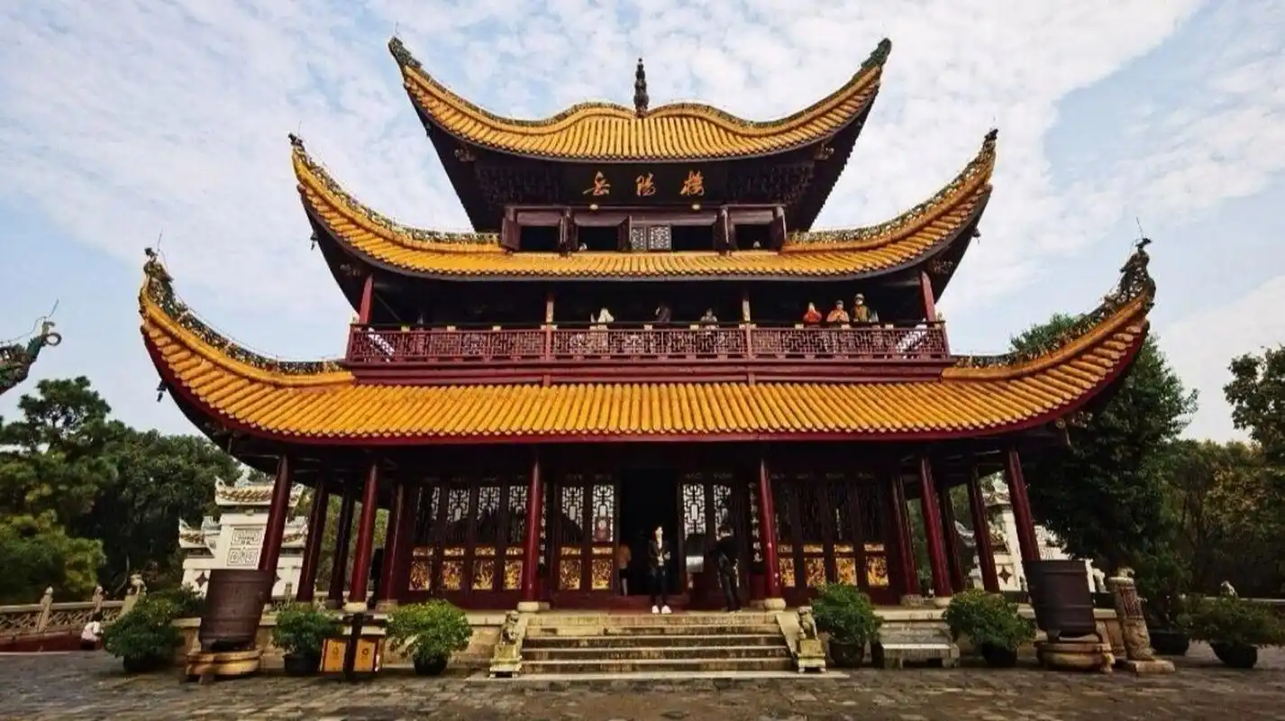 古建筑文化:中国四大名楼之岳阳楼 岳阳楼,位于湖南省岳阳市岳阳楼区