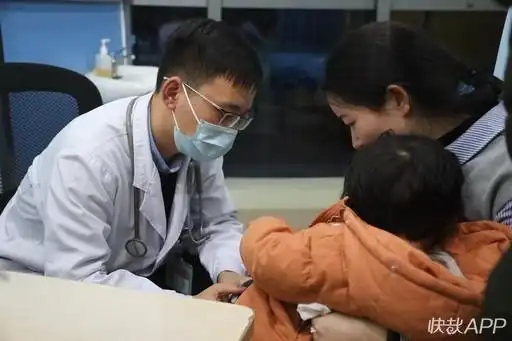 徐州儿科急诊医生的8小时,一天看80个病人,忙到不敢喝水