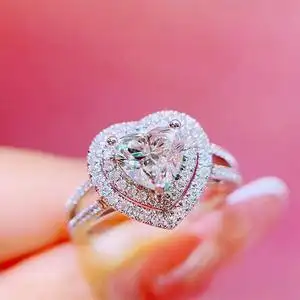 1克拉心形群镶钻戒显钻求婚钻石戒指gia裸钻定制18k金女戒正品定