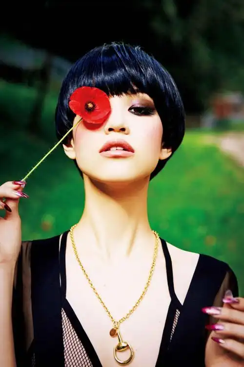 kiko轻熟女演绎春装好心情