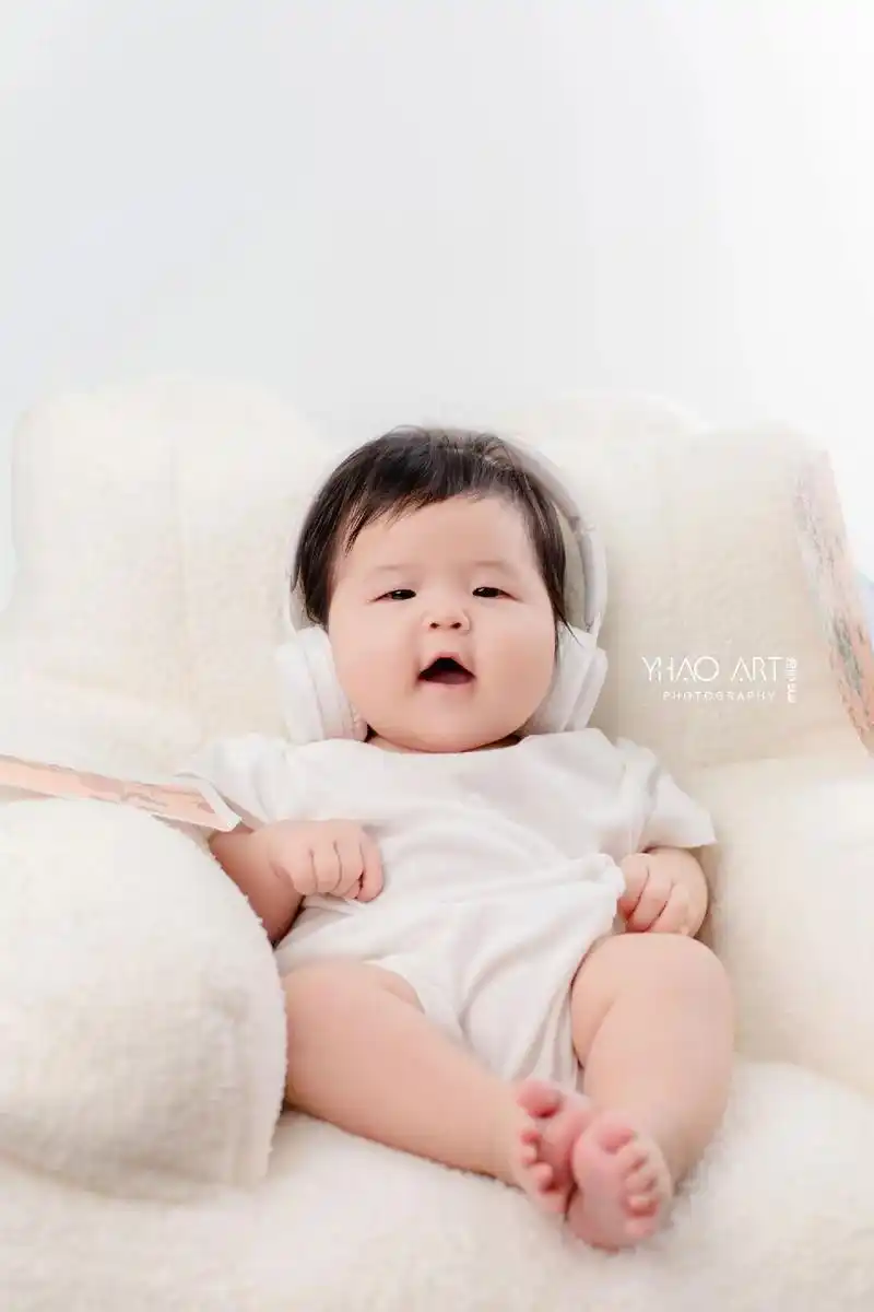 宝宝百日照 ins简单干净日系风.小宝贝100day了,用照 - 抖音