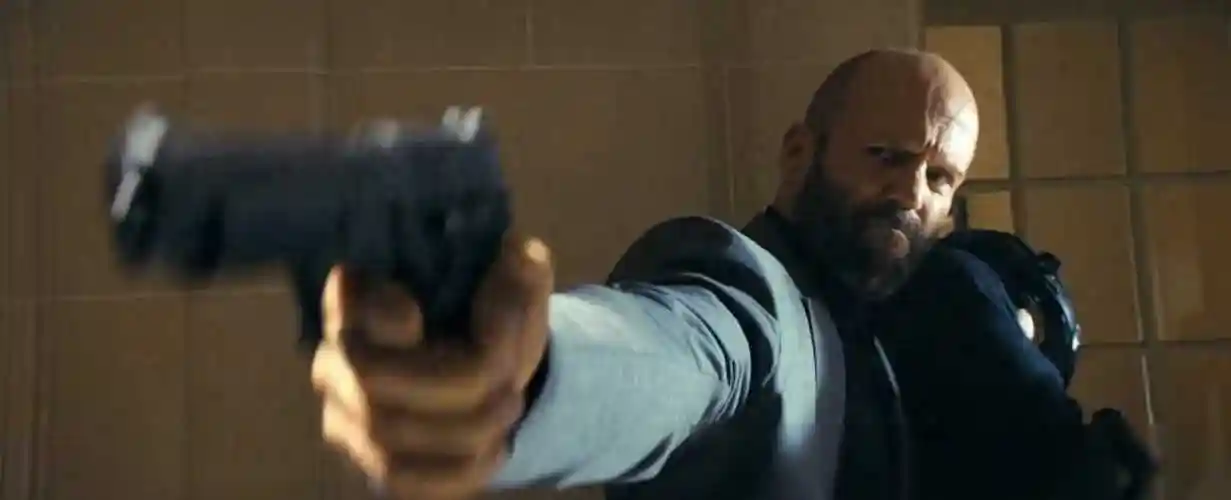 《网络养蜂人首播,烂片变意外惊喜》_电影_杰森·斯坦森_诈骗