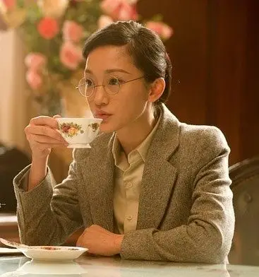 【哇靠】更新剧照 看完《听风者》周迅的造型要不要这么美!