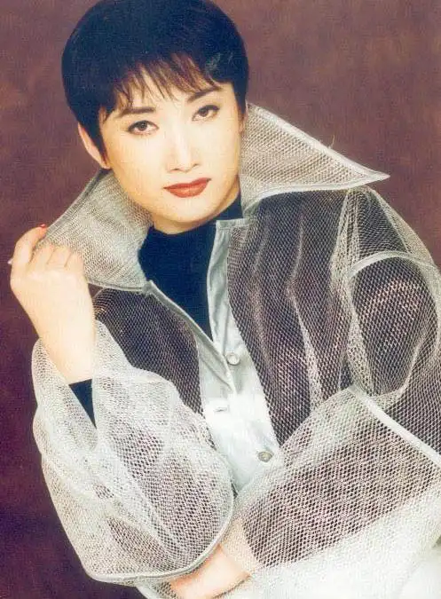 歌星成方圆写真