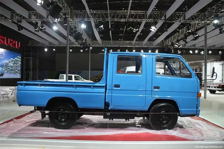 五十铃630双排轻卡