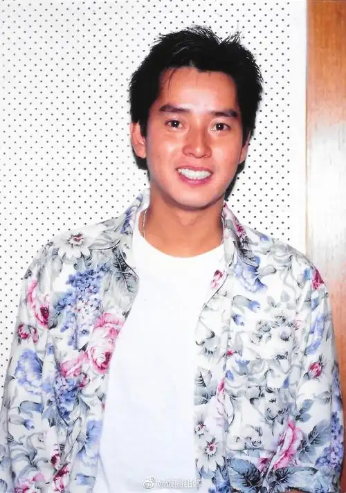 来看年轻时的谭咏麟的确是个靓仔,我没想到他都70了这事校长应该不会