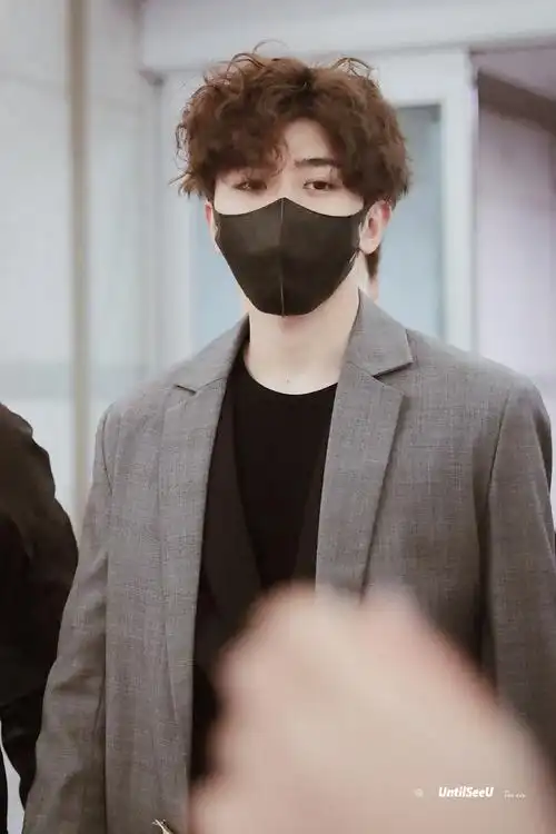 cr:untilseeu_蔡徐坤 20190219首尔仁川国际机场出发