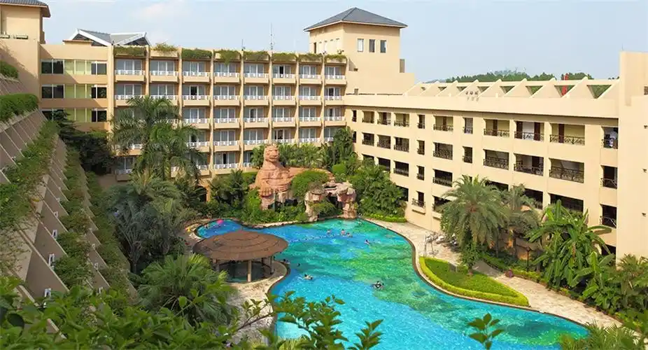 去长隆酒店当客员服务好还是去大地保险好