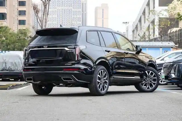 凯迪拉克xt6之于中国市场,最大的意义就在于拉低了整个豪华中大型suv