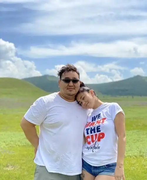 朝青龙与新婚妻子相扑是日本的国技,但随着现代化的进程日本国内愿意