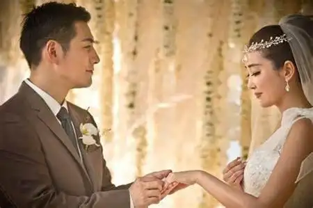 盛世美颜严屹宽:曾拒绝富婆1个亿,婚房只写老婆的名字_澎湃号·湃客