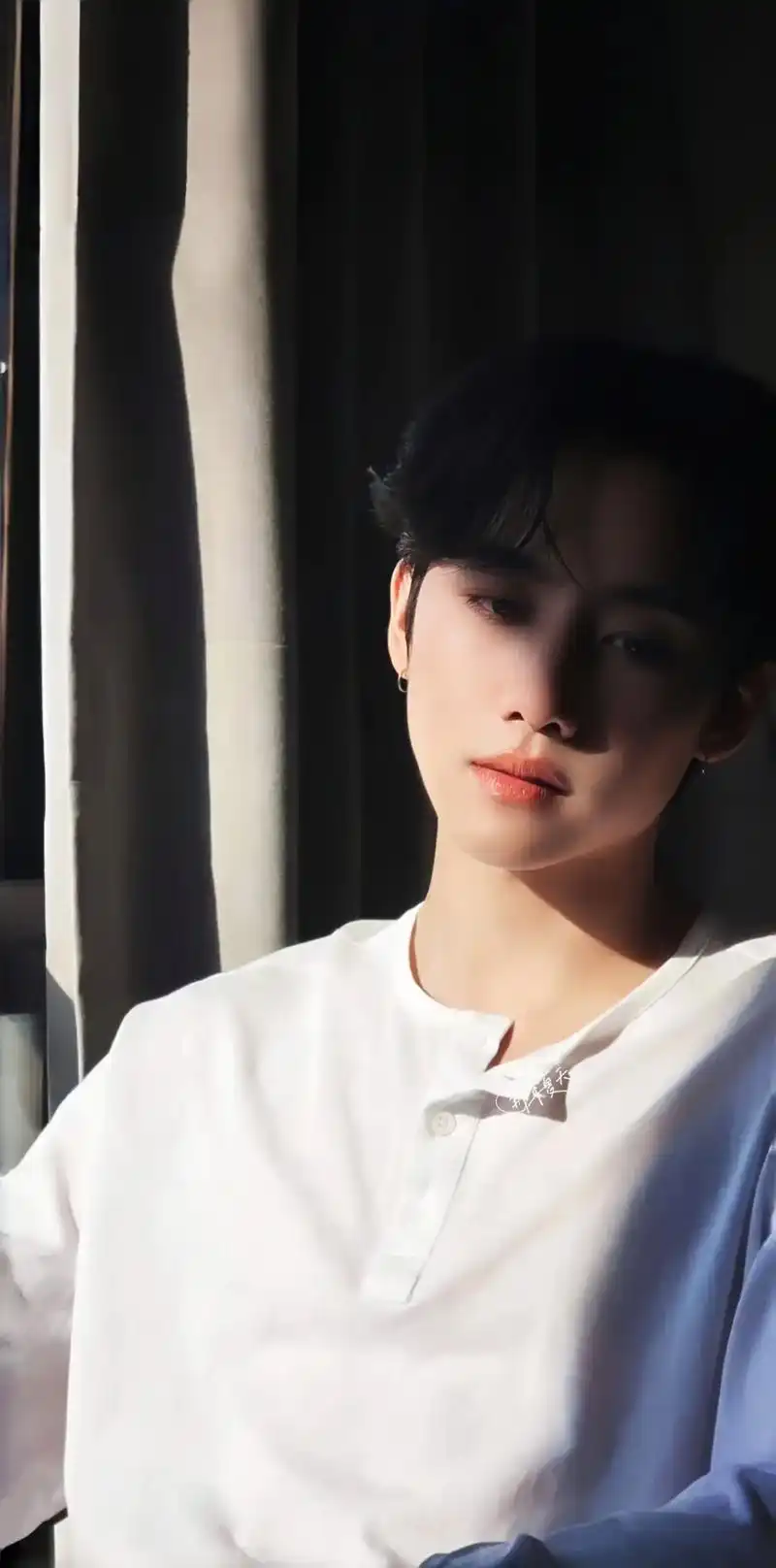 有姐妹想要的陈瑞书壁纸.评论区自行