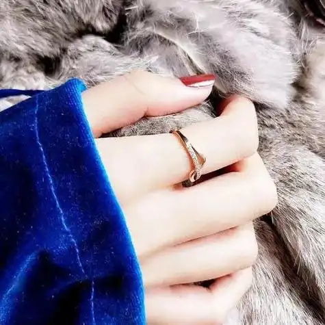 关于手的头像女生最新版