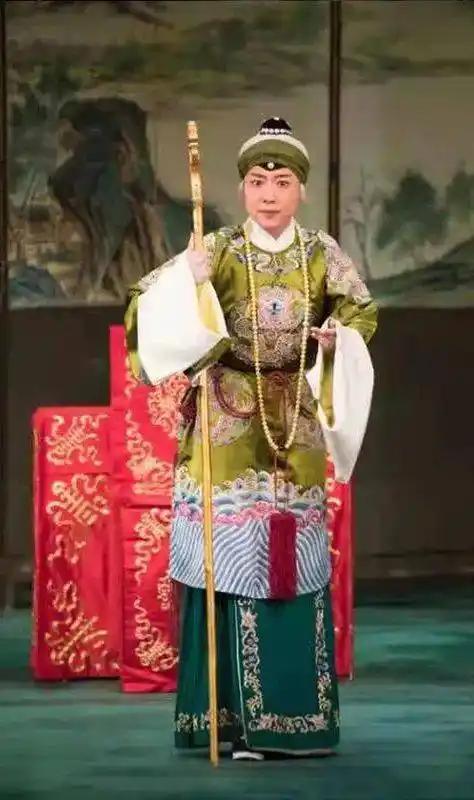 李韵佳音展风采记北京京剧院青年优秀老旦演员李佳