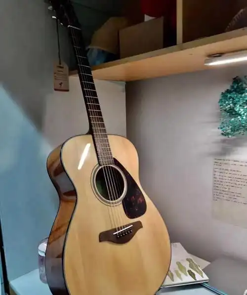 便宜出闲置雅马哈fg800女生自用