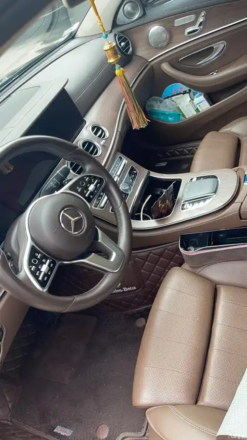 出售个人奔驰e200四驱立标