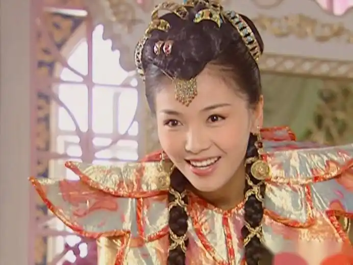 活泼亮眼引回忆杀】最近《还珠格格3》正在热播,由刘涛饰演的慕沙公主