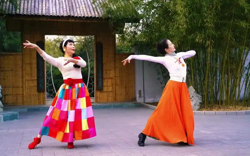 广场舞《半壶纱》古典舞,旋律醉人心扉,舞蹈优美大气