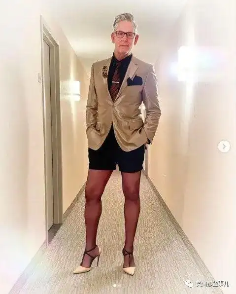一个喜欢穿热裤高跟鞋的大叔各种高跟鞋统统hold住了