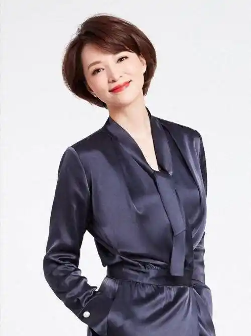 显然,董卿是一个随着年龄的增长而变得更加优雅的人.