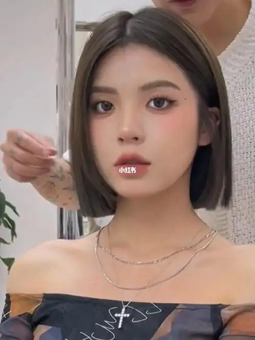 齐肩发型一刀切圆脸方脸高额头女生都适合