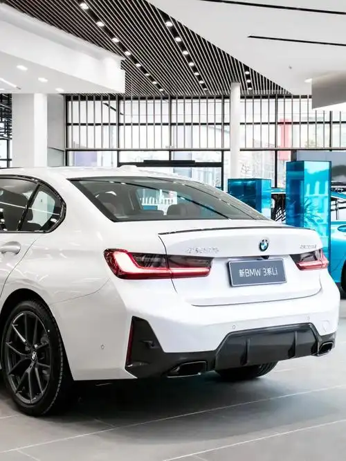 宝马3系325li m运动曜夜套装指导价:369900 优