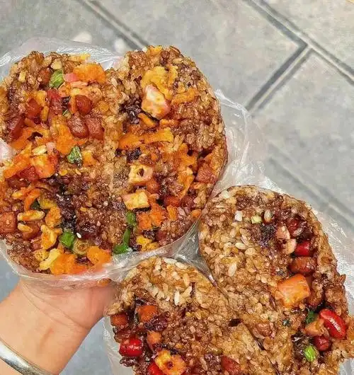 贵阳早晨六点就排长队的糯米饭!五块钱一大个,软糯咸香好吃绝了!