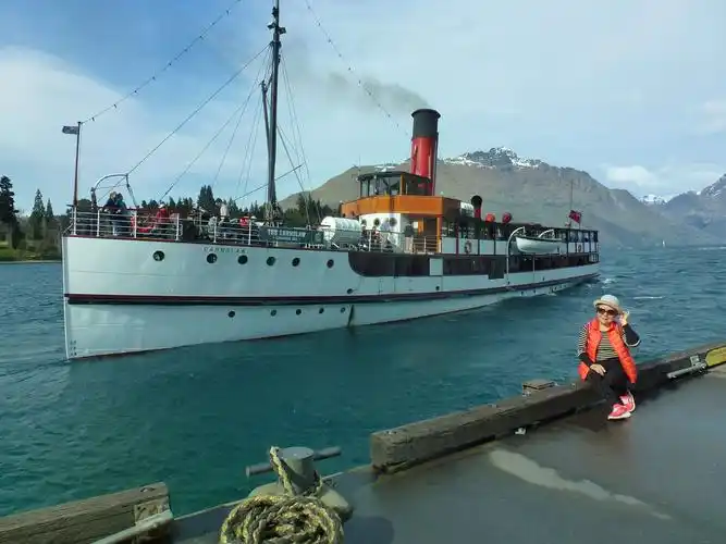 100年历史的蒸汽船